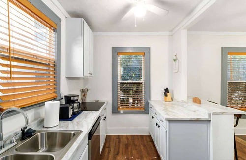 Downtown House | Charming Lakeland Home with Free Parking & WiFi