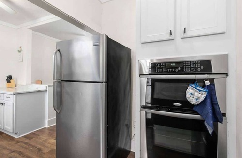 Downtown House | Charming Lakeland Home with Free Parking & WiFi