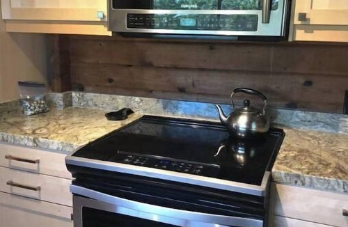 Washago House | Charming Lakeront Cottage