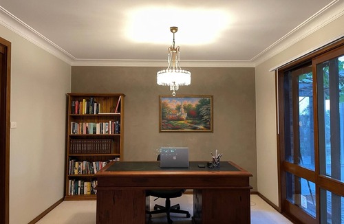 Raymond Terrace House | Charming lakeside manor in Port Stephens