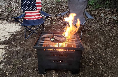 Cisco Cabin | Charming Lakeside Cabin with Fire Pit & Private Dock Near Lake Cisco, Cisco, TX