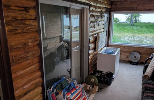 Saint Laurent Cabin | Charming Lakeview cabin in a peaceful bay