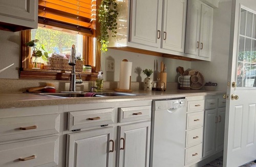 Lakeview House | Charming Lakeview Cottage w/Water View - Pet Friendly