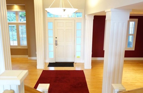 Northeast Bellevue House | Charming Lakeview home