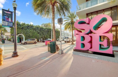 Flamingo/Lummus Condo | Charming Large Studio Near Ocean Dr - South Beach