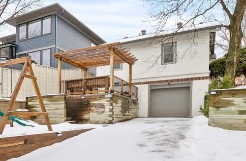 Linden Hills House | Charming Linden Hills Bungalow Close to Everything