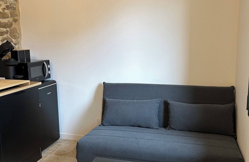 Mours-Saint-Eusebe House | Charming little house