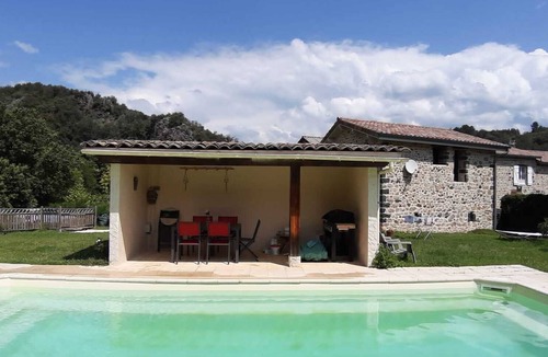 Pont-de-Labeaume House | Charming little stone house with private pool