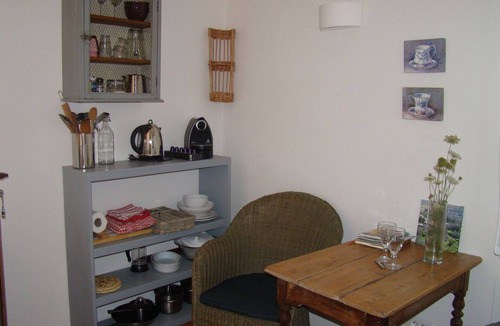 Nyons Apartment | Charming little studio, panoramic view of Nyons, swimmingpool, breakfast