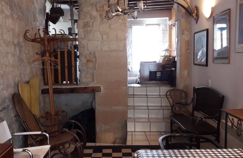 Carrieres-sur-Seine Apartment | Charming loft in old house