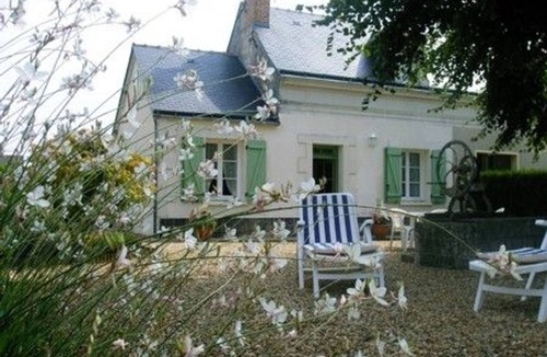 Saint-Martin-de-la-Place Cottage | Charming Loire Riverside Cottage with Spacious Garden, Near Saumur Attractions