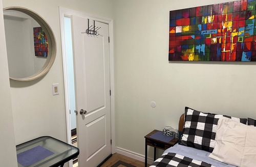 Mount Dennis Cabin | Charming lodge in beautiful Toronto with WiFi, AC, Female Only