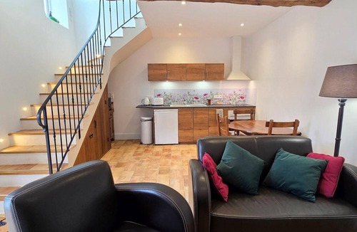Montainville Cottage | Charming lodging - 2 guests, heart of Bourvil village