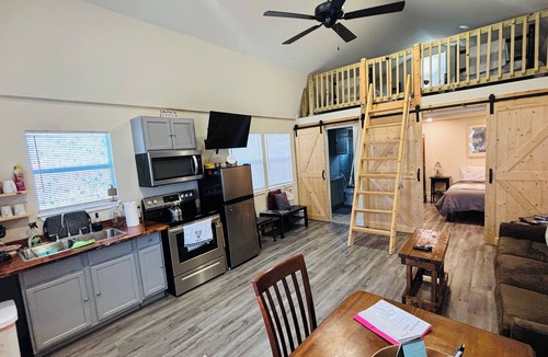 Redwood Apartment | Charming Loft style guest house in San Marcos Tx