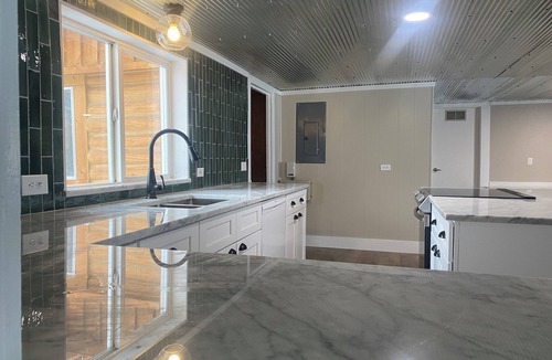 Ryan Park Cabin | Charming log cabin above Riverside - perfect for your getaway