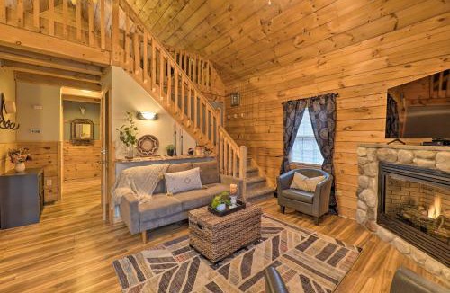 Oceana County House | Charming Log Cabin at Double JJ Ranch Resort!