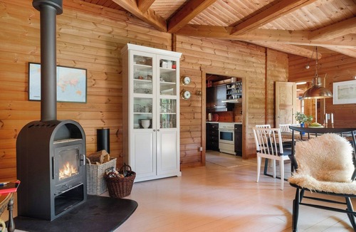 Svenstrup House | Charming log cabin by a beautiful Lake