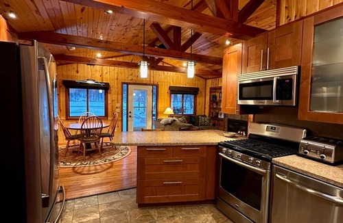 Fond du Lac Cabin | Charming Log Cabin on a private spring fed lake