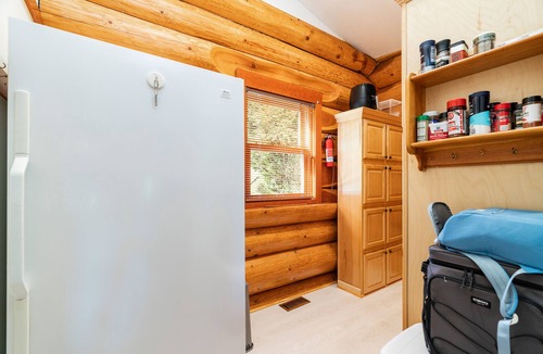 New Tazewell Cabin | Charming log home with stunning lakefront views, hot tub, boat rental available