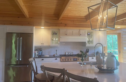 Prattsville House | Charming Log Home with Beautiful Mountain Views