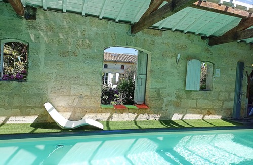 Gauriaguet House | Charming longère sleeps 15 with indoor pool