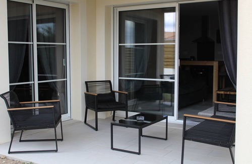 Fontenay-le-Comte House | Charming love room Althea