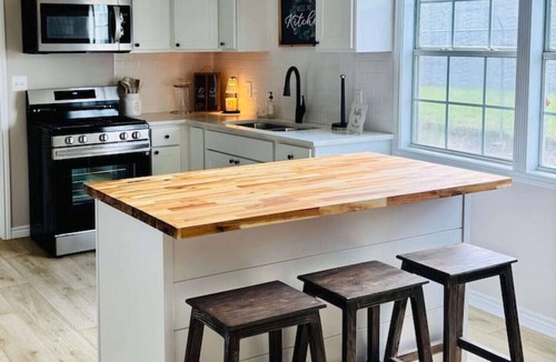 Nederland House | Charming & Luxe Cottage 3 BR 2 BA