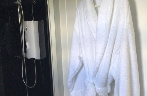 Mattingley Cabin | Charming Luxurious Rural Shepherds Hut