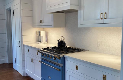 Siasconset House | Charming, luxury Cottage with Ocean Views seconds from the Beach! Front Street