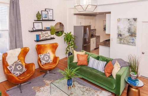 Highland Park House | Charming Luxury Duplex | near T