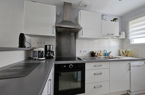 LʼAiguillon-sur-Mer House | Charming Maisonette Near Market with Garden, A/C, WiFi, BBQ - Close to Beach