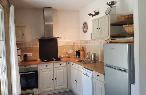 Barret-de-Lioure Apartment | Charming "Malia" gîte in a peaceful setting facing Mont Ventoux