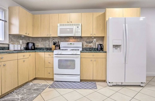 Mamaroneck House | Charming Mamaroneck| 3BR, 3BA, 22 Mi to Manhattan