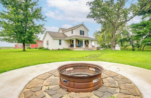 Manchester Cottage | Charming Manchester Retreat w/Patio & Fireplace!