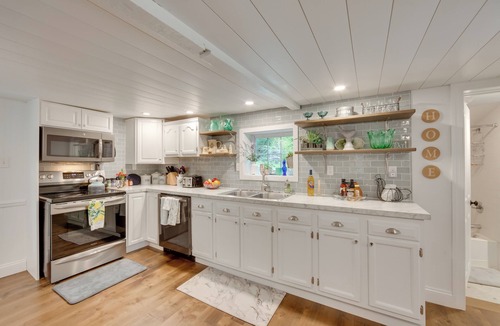 Manheim Cottage | Charming Manheim Cottage w/On-Site Animal Viewing