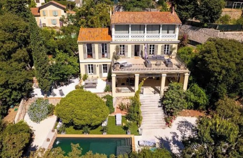 Toulon Villa | Charming manor house