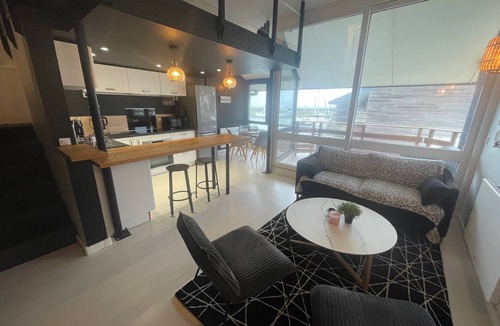 Deauville Apartment | Charming marina with all comforts, view of the boats