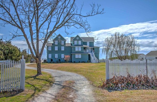 Marshallberg Apartment | Charming Marshallberg Apt with Water Views and Dock!