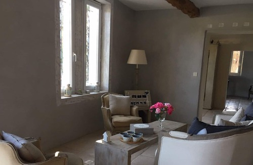 Bedarrides House | Charming Mas in Provence, Large heated Pool, Garden and Shaded Courtyard