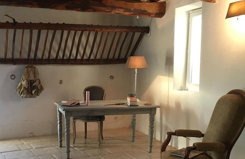 Bedarrides House | Charming Mas in Provence, Large heated Pool, Garden and Shaded Courtyard