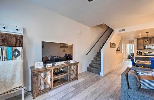 McCall House | Charming McCall Townhome: Hike, Fish, & Ski!