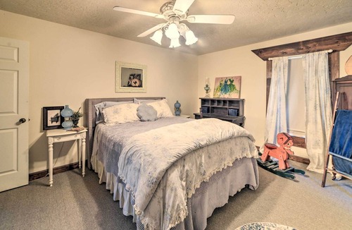 Como House | Charming McKenzie Farmhouse w/ Fire Pit!
