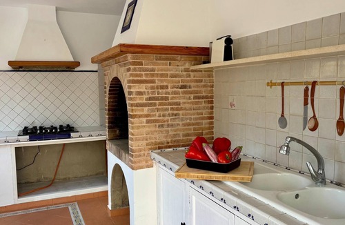 Mutxamel Villa | Charming Mediterranean Villa with Private Pool, A/C & BBQ Garden