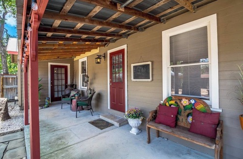 Comfort Cottage | Charming Mexico-Style Casita