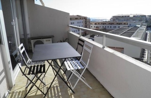 Sete Apartment | Charming mezzanine apartment, terrace, parking and air conditioning in Sète