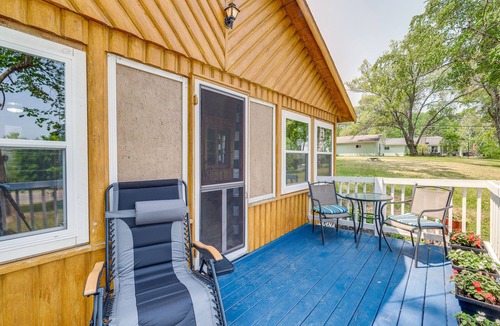 Herron Cottage | Charming Michigan Cottage w/Sunroom & Lake Access