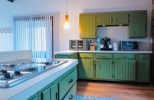 Harrisonville Cabin | Charming Mid-Century Cabin - Warm, Cozy & Scenic