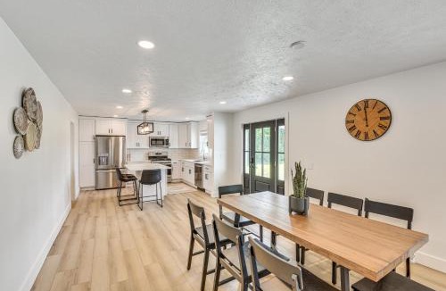 Middlebury House | Charming Middlebury Retreat with Patio and Fire Pit