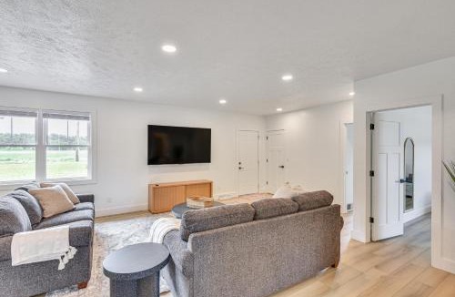 Middlebury House | Charming Middlebury Retreat with Patio and Fire Pit