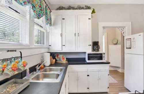 Hannon Park Apartment | Charming Midtown Apt - Hannon Hideaway Unit C